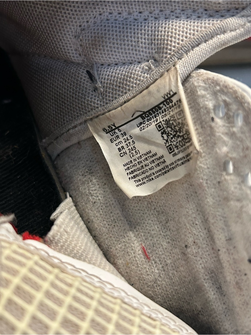 2019
Air Jordan Mars 270 'Fire Red' SZ .6.5Y - Picture 10 of 11